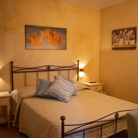 مونتيه سان بياجو Camera Iris - B&B Antico Casale المظهر الخارجي الصورة